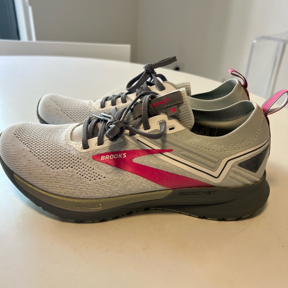 Brooks Ricochet 3 in Size 11